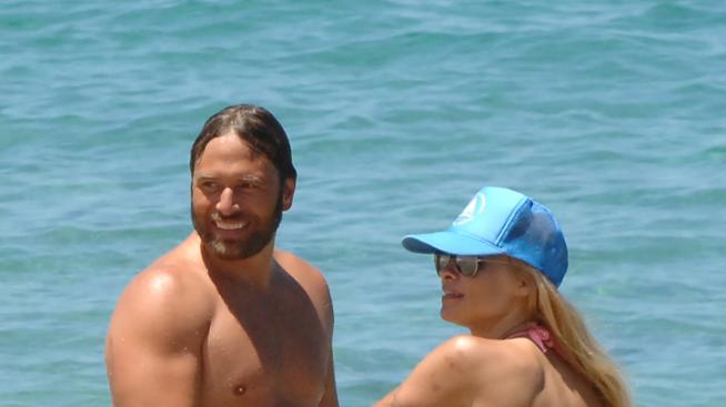 Памела Андерсън се събра с бившия си съпруг Рик Саломон