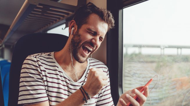 Защо слушането на музика може да причини загуба на слуха?