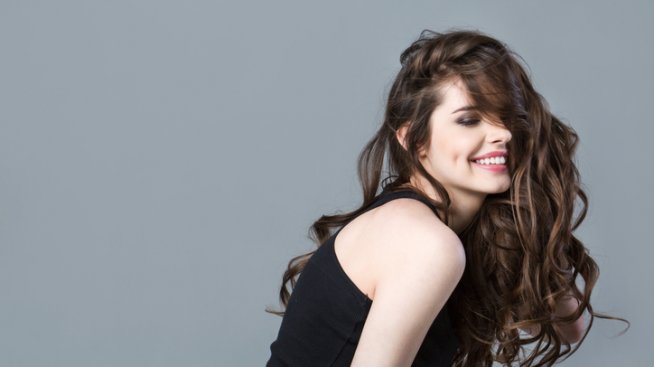 Кажете край на стърчащата коса и бръчките!