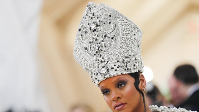 Ореоли и тиари: Аксесоарите на Мет Гала 2018