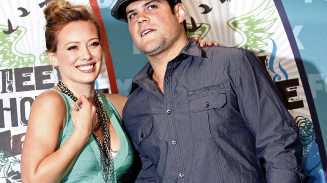 Хилари Дъф иска мъжът ѝ да гледа бебето