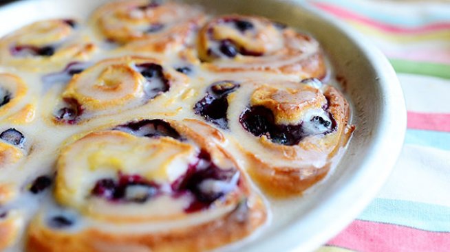 Боровинко-лимонени сладки рулца