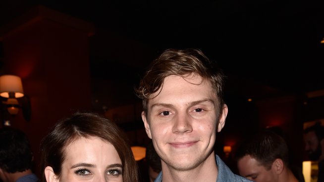 Ема Робъртс и Евън Питърс подновиха връзката си