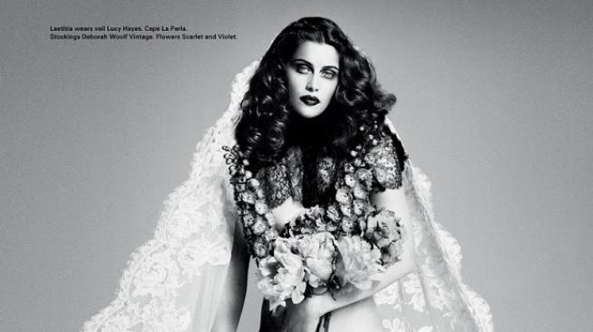 Голата булка Летисия Каста