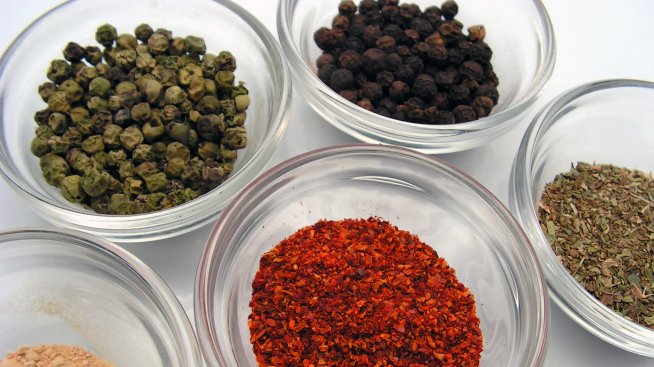 10 подправки, от които се слабее