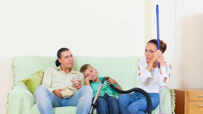 Майките имат само по 17 минути на ден „време за себе си“