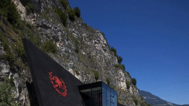 Необичайно място за разположение на пожарна