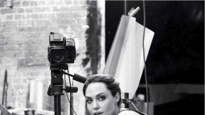 Анджелина определено може да върти камерата