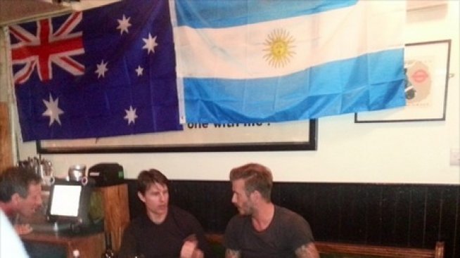 Дейвид Бекъм и Том Круз били забелязани в лондонски пъб