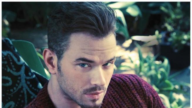 Келън Луц се връща към миналото си на модел