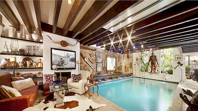 Гениална лудост: басейн в дневната