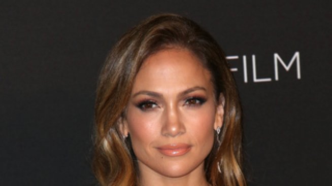 Дженифър Лопес ексфолира кожата си с диаманти