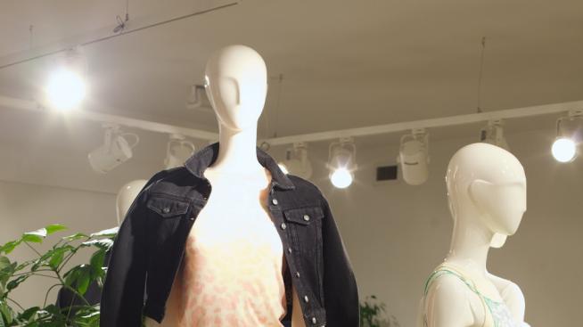 Мъжете са секси и небрежни през пролетта с помощта на H&M