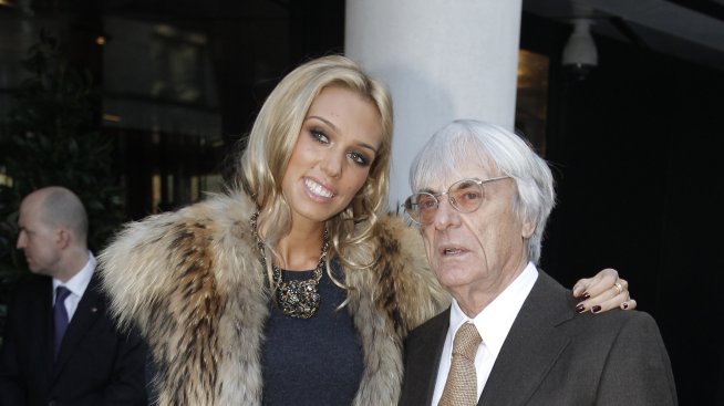 Петра Екълстоун дарява стари обувки