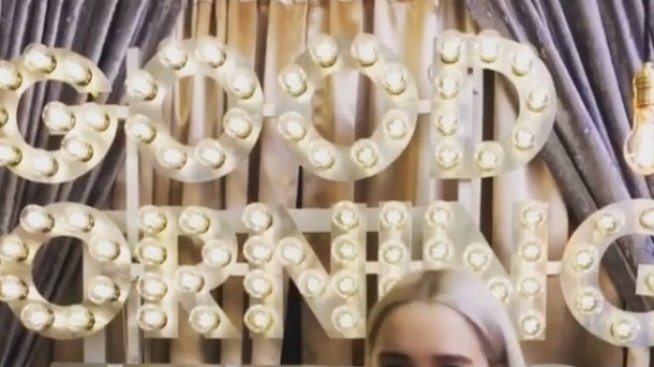 Чар или бедствие: Емилия Кларк с боб