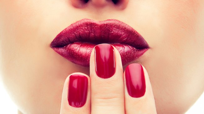 Черно, жълто... Кои цветове за маникюр да избягвате?
