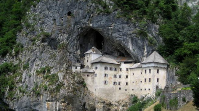 Замъкът Предяма – мястото, където рицарството ще живее вечно