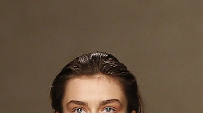 Лесна прическа, но елегантна и с класа