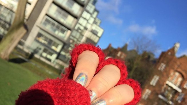 Тенденции 2016: Маникюр с холограми