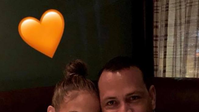 Джей Ло с пръстен, Алекс я пита: Това знак ли е?