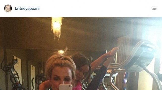 Бритни срази феновете със супертяло