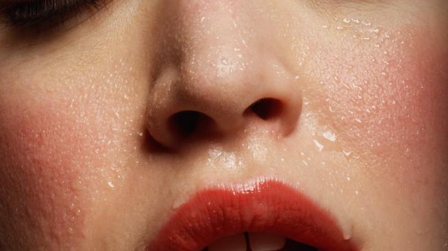 Истината за потенето през нощта