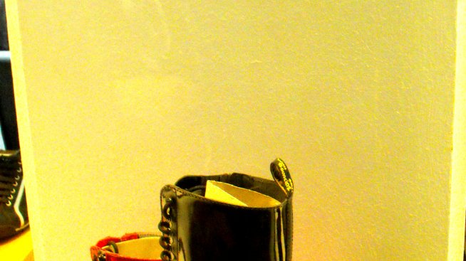 Откритие на деня: няколко чифта лачени Dr. Martens