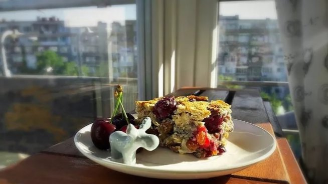 Здравословен десерт: Черешов крамбъл