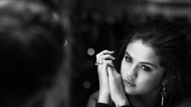 Селена Гомес разкрива чувствата си в новата си песен (Видео)