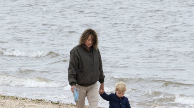 Принц Джордж посрещна рождения си ден на плажа