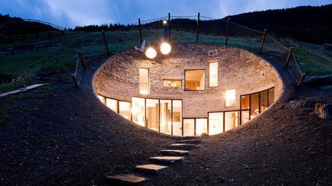 Най-интересните подземни къщи в света