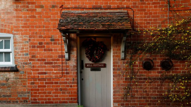 Продадоха дома на Джордж Майкъл