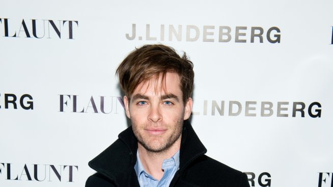 Майката на Крис Пайн му помага да влезе в образ