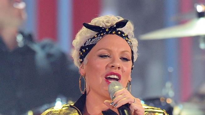 Пинк се наежи срещу Селена Гомез