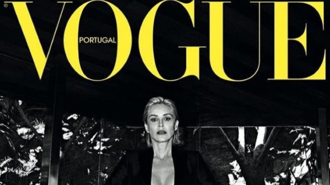 На 61 Шарън възроди топлес Първичен инстинкт