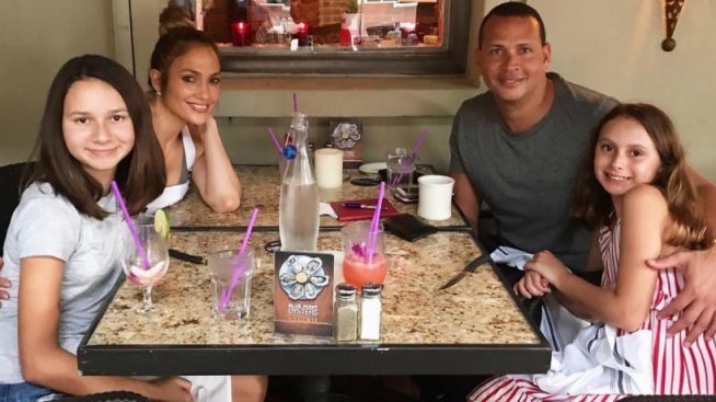 Децата на Алекс влюбени в Джей Ло