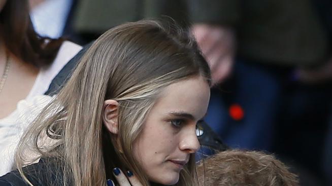 Принц Хари иска да се събере с Кресида Бонас