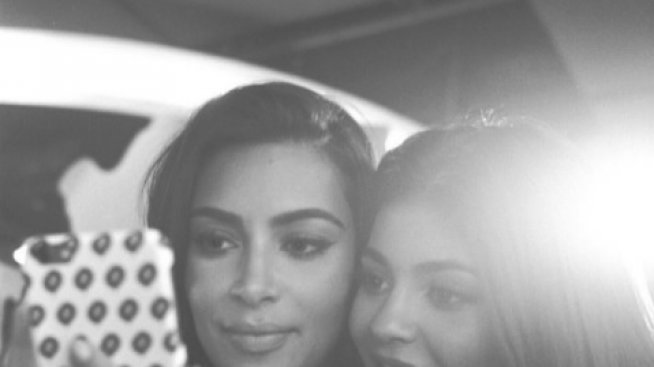 Ревност разкъса клана Кардашян