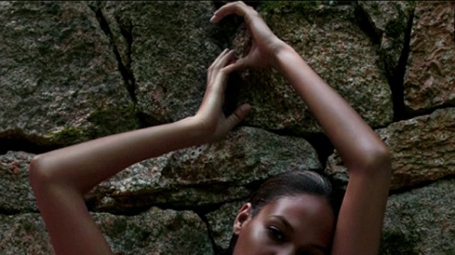 Дива красота: календарът Pirelli 2012