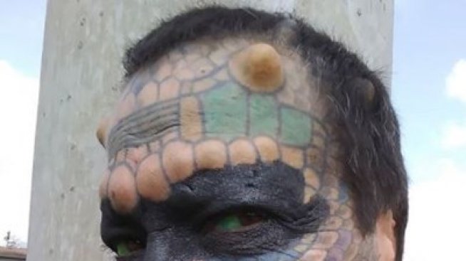 След диагноза ХИВ: Транссексуална се превърна в дракон