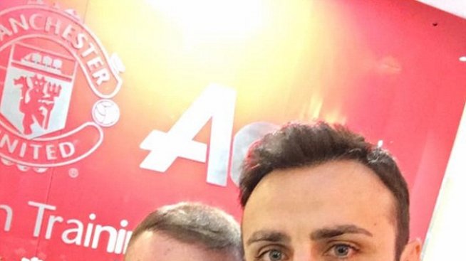 Бербатов се щракна с Рууни, учи занаят при Моуриньо