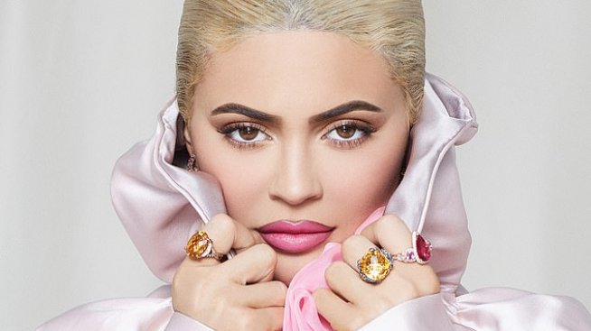 Кайли Дженър настоява: Нямам пластични операции!