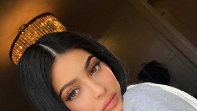 Кайли Дженър пуска нова линия гримове