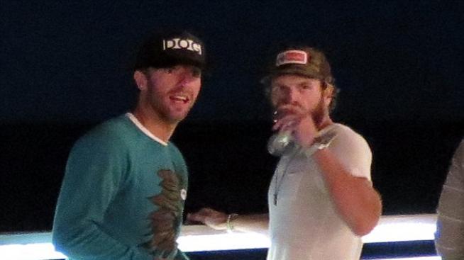 Крис Мартин се наслаждава на ергенския си живот