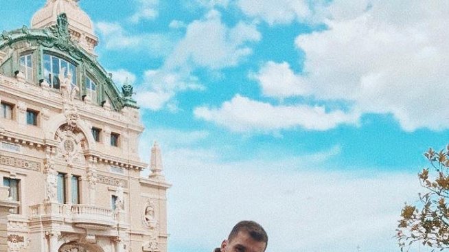 Гришо се радва на компанията на мама