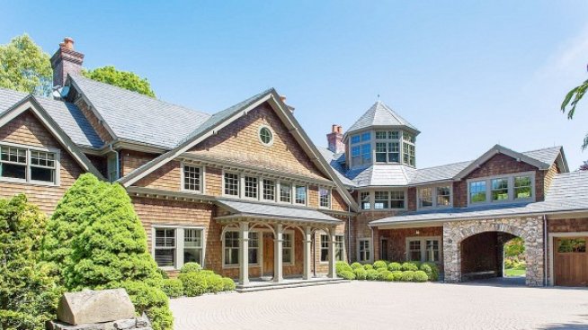 На гости в новото имение на Брус Уилис