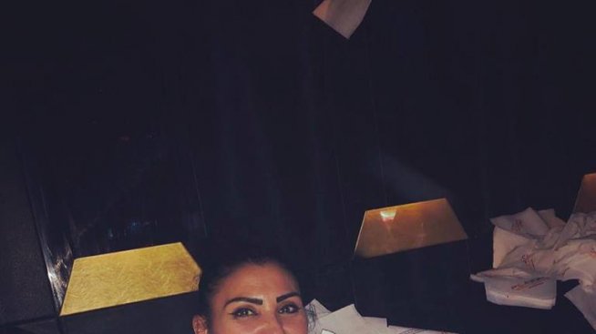 На рождения й ден: Затрупаха Софи Маринова със салфетки