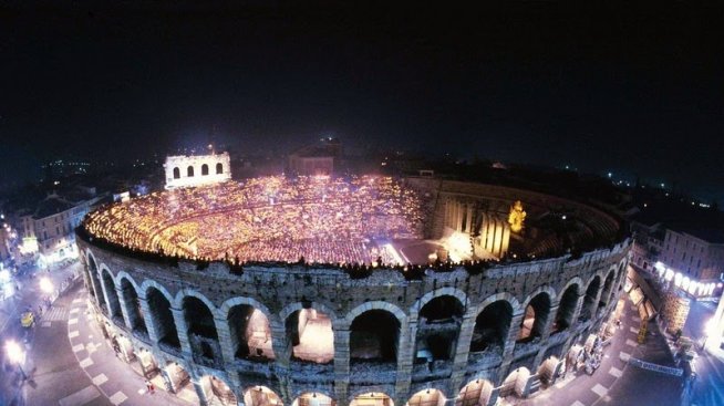 Античните римски амфитеатри, които все още събират тълпите