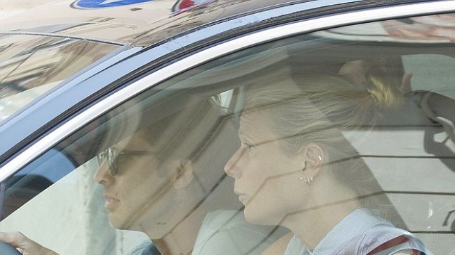 Гуинет Полтроу и Брад Фалчък все още са заедно