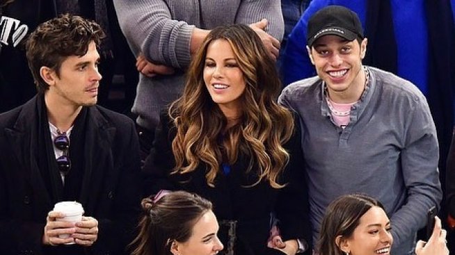 5 причини, поради които млади мъже излизат с по-възрастни жени